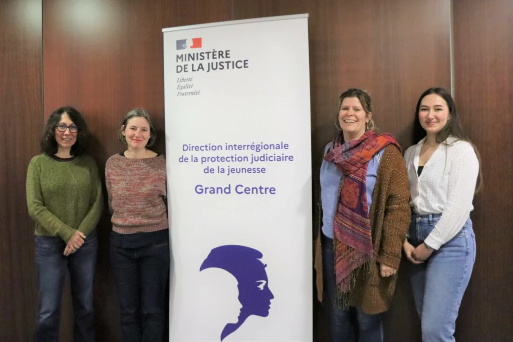 PSSM photo avec l'équipe en charge de déployer la formation PSSM à la DIR Protection judiciaire de la jeunesse Grand centre